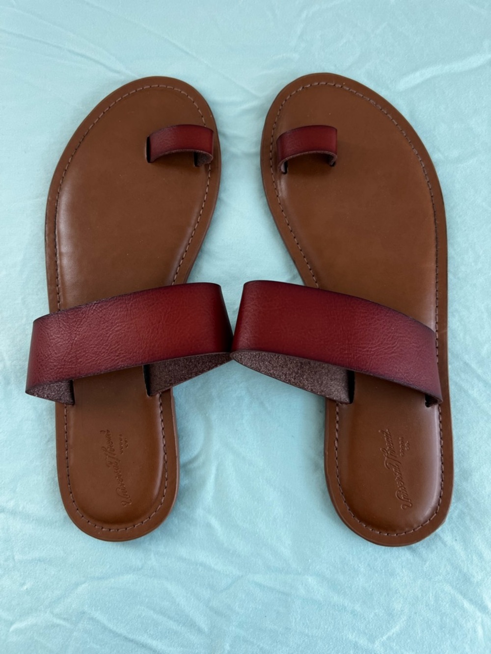 Universal Thread Women's Leather Toe-Loop Sandals